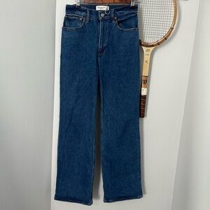 Abercrombie & Fitch The 90’s Relaxed Jean High rise- 29” inseam